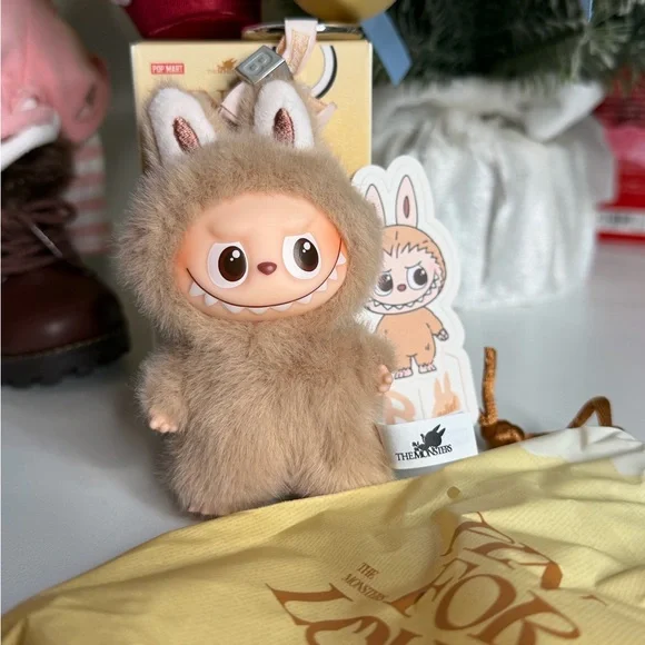 Authentic Pin For Love Letter B Labubu From Pop Mart - Picture 2 of 4